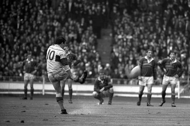 Poor lad, Wembley heartbreak for Don Fox and Wakefield, but joy for Leeds. Picture by PA.