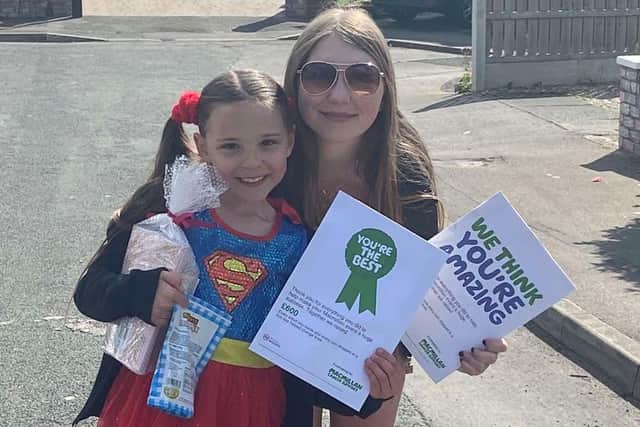 Katelyn (right) and sister Brooke Powell.