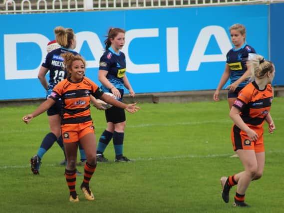 Castleford Tigers' Kelsey Gentles, left, is in the England elite performance squad. Picture by Seb Sternik