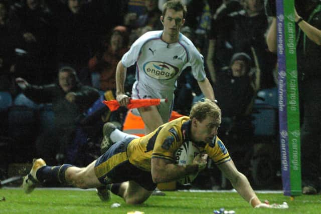 Scott Donald scores Rhinos' try. Picture by Sarah Washbourn.