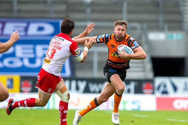 Tigers captain Michael Shenton on the attack against his former club. Picture by Bruce Rollinson.
