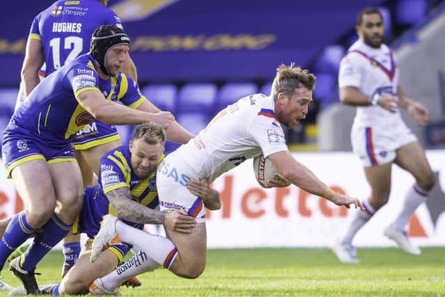 Wakefield Trinity forward Matt Ashurst tries to make something happen against Warrington Wolves. Picture: Allan McKenzie/SWpix.com.