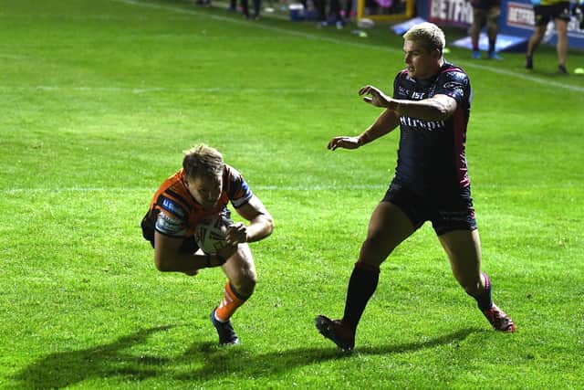 Captain's try:
Castleford's Michael Shenton dives over to score and give his side hope fo victory.
Picture: Jonathan Gawthorpe