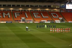 Leeds United's players line-up ahead of kick-off at Blackpool in the EFL Trophy. (Getty)