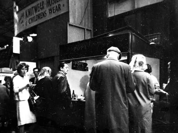Do you remember this pie and pea stall at Kirkgate Market? PIC: Leeds Libraries, www.leodis.net