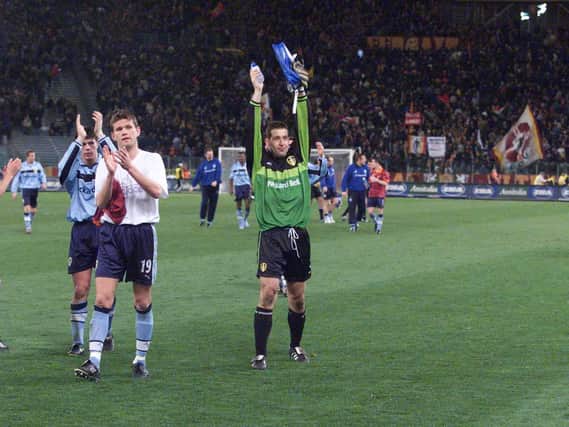 Nigel Martyn thanks the travellling Leeds United fans in the Stadio Olimpico in  March 2000. PIC: Varley Picture Agency