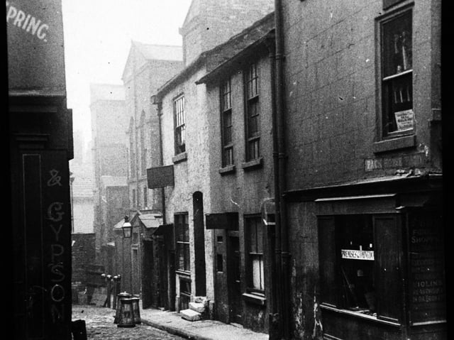 Pack Horse Yard in Leeds. Year unknown.