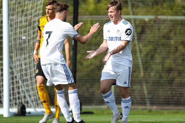 Joe Gelhardt of Leeds United, right. Picture: Robbie Jay Barratt - AMA/Getty Images.