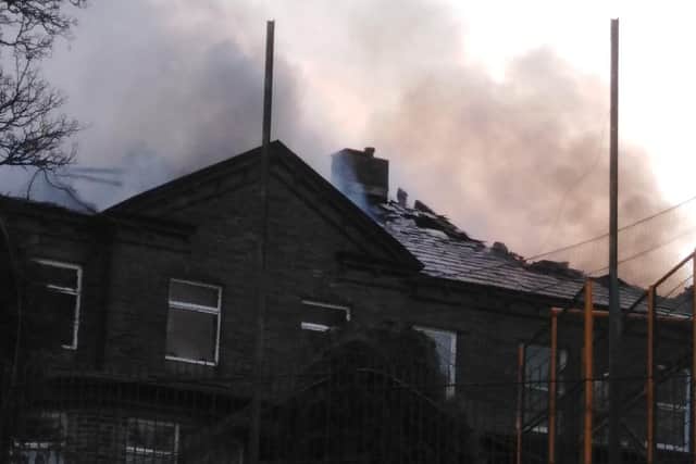 Fire at a school in Bradford (photo: Glynn Beck)
