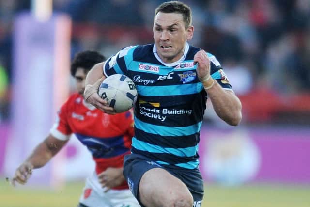 Kevin Sinfield on the run against Hull KR in 2015. Picture: Steve Riding.