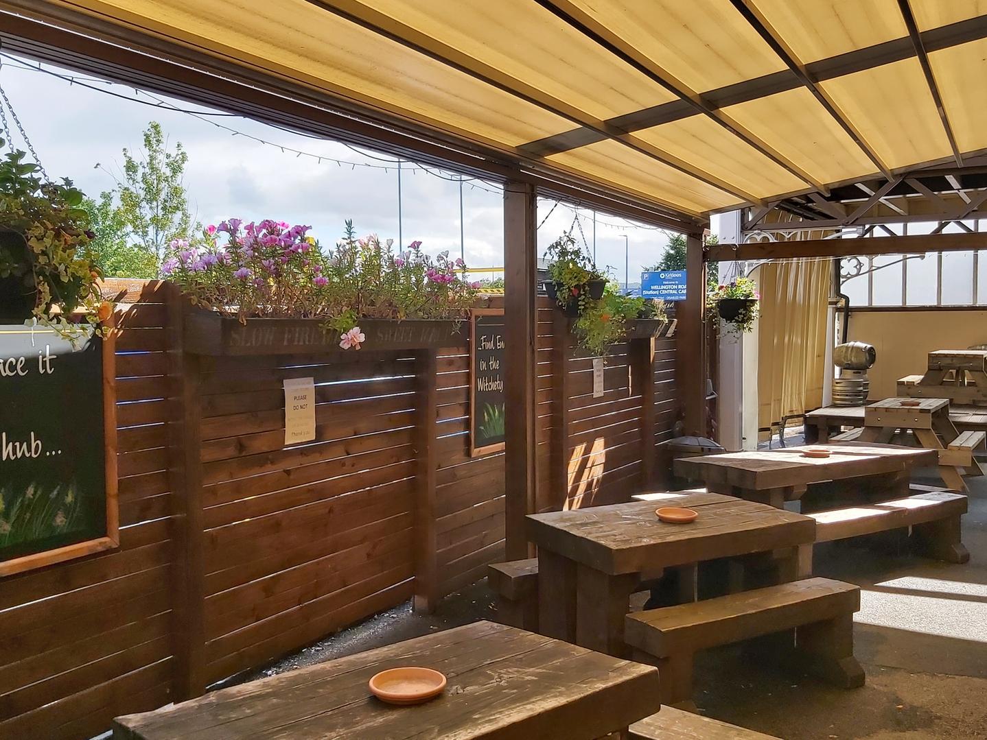 Picnic benches, outdoor space and a retractable roof - how pubs are preparing to welcome back customers - Vimarsana News