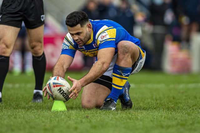 Rhyse Martin lines up a kick agianst Warrington. Picture by Tony Johnson.