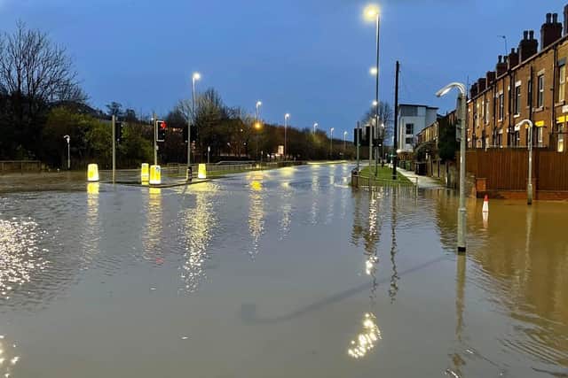Leeds weather: Homes flooded in Wortley as River Aire bursts its banks ...