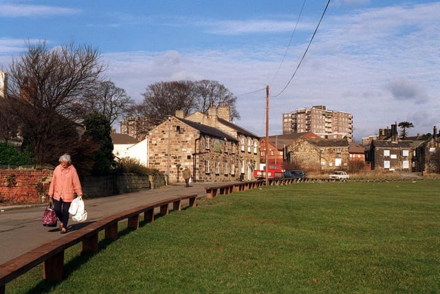Seacroft village green and The Cricketer's Arms public house in March 1996.