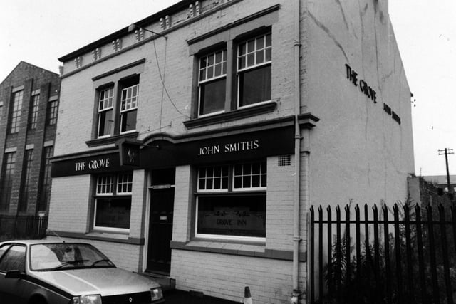 Did you enjoy a drink here back in the day? The Grove Inn on Back Row pictured in October 1982.