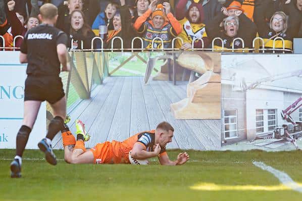 Greg Eden scores for Tigers agianst Hull. Picture by Allan McKenzie/SWpix.com.