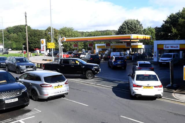 A ban on Sunday driving and a reduction of motorway speed limits are among a host of suggestions to limit the UK's reliance on oil.