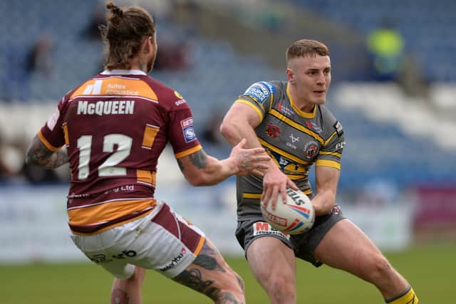 Castleford Tigers' Alex Sutcliffe in action against
Hudderfield Giants. Picture: Bruce Rollinson.