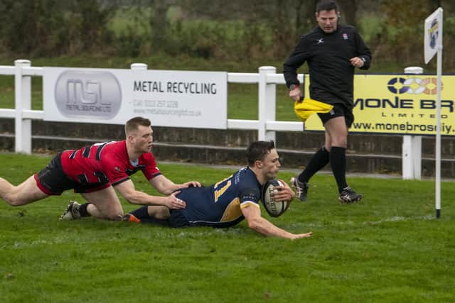 6 November 2021....... Leeds Tykes v Blackheath.
Tykes Harry Jukes dives over to score the first try. Picture Tony Johnson