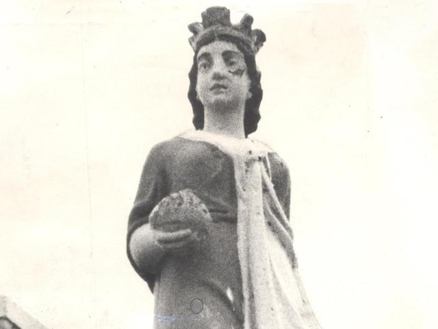 This queen, pictured in June 1969, took pride of place on the roof of an electrical showroom at the junction with Merrion Street. The figure was of Queen Victoria when she was aged 18 to 23.