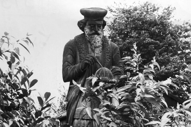 The  statue of the explorer, Stephen Cabot, was one of the figures which graced the Royal Exchange building at the junction of Park Row and Boar Lane. It was later removed and stands in a Roundhay garden.