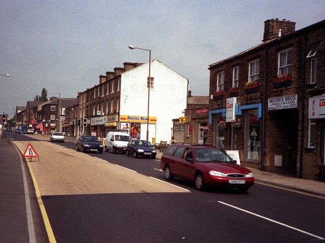 Share your memories of Guiseley in the 1990s with Andrew Hutchinson via email at: andrew.hutchinson@jpress.co.uk or tweet him - @AndyHutchYPN