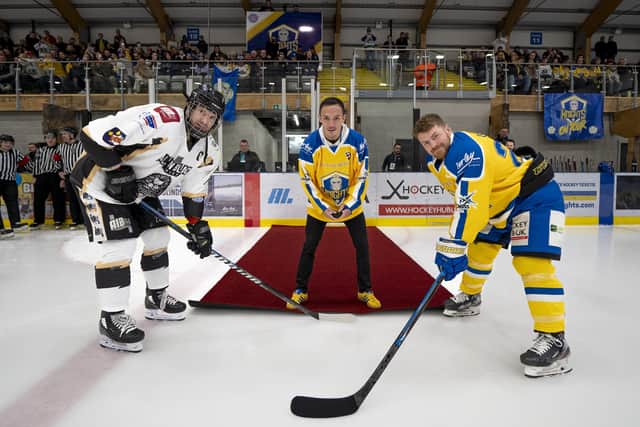 Leeds' world champion boxer Josh Warrington (centre) was on hand to perform the ceremonial puck drop at Sunday night's clash between Leeds Knights and Milton Keynes Lightning. Picture courtesy of Oliver Portamento.