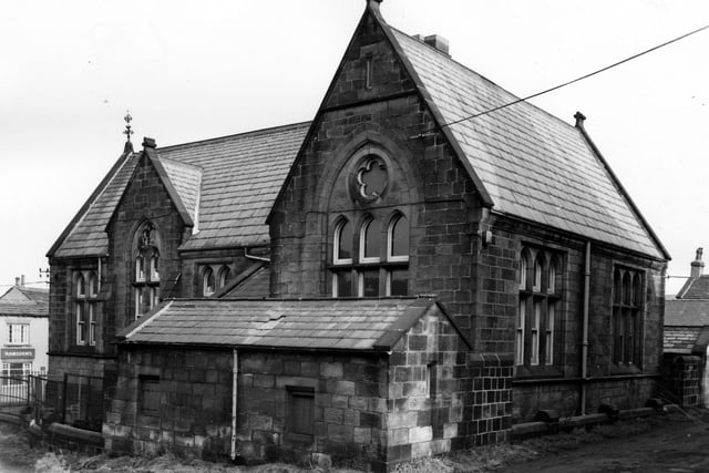 This photo dating from March 1965 looks from Wesley Street onto the side of Rodley County Primary School, now the Infants Department which was built in 1876. Originally the school backed onto Wesley Street Methodist Church but is now situated next to Rodley Ecumenical Centre.