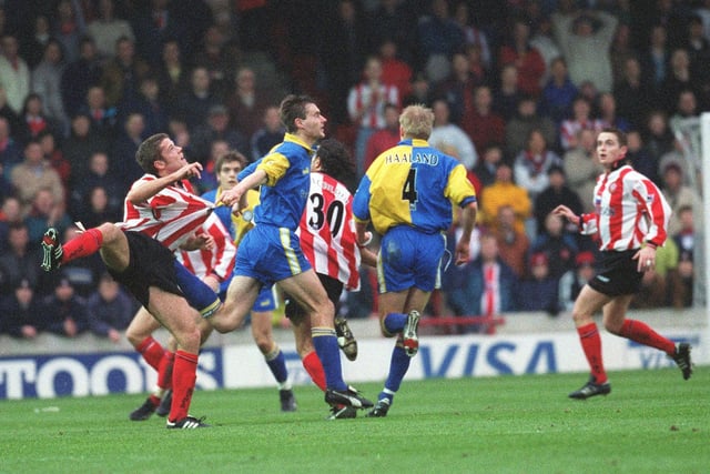 Spotted the shirt tug? David Wetherall in action against Southampton at The Dellin February 1999.