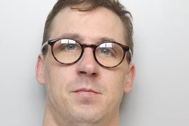 Violent shoplifter Alan Pye was jailed for 20 months at Leeds Crown Court.