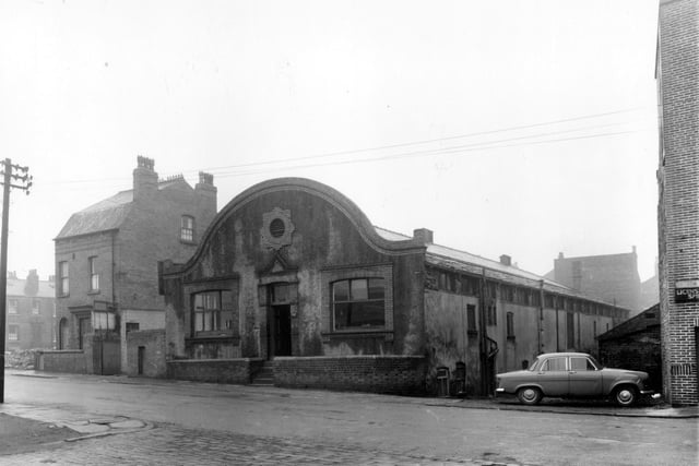 Looking from Armenia Street onto businesses on Manor Street in January 1961. The large building with the curved roof is Morris Brostoff and Sons, bristle manufacturers.