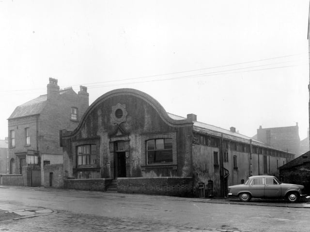 Looking from Armenia Street onto businesses on Manor Street in January 1961. The large building with the curved roof is Morris Brostoff and Sons, bristle manufacturers.
