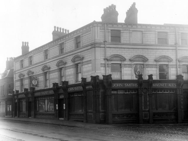 The Queen's Hotel on Roundhay Road pictured in January 1961. The listed landlord was Walter Grant.