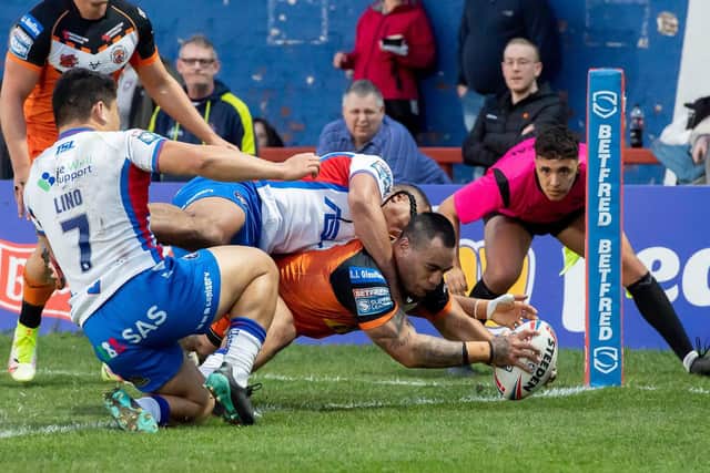Castleford's Mahe Fonua scores a try against Wakefield. Picture: Allan McKenzie/SWpix.com