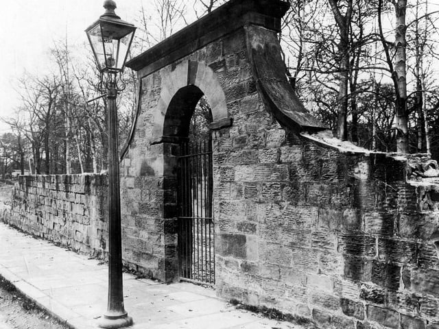 The entrance to bathing pool on Wetherby Road pictured in November 1924.
