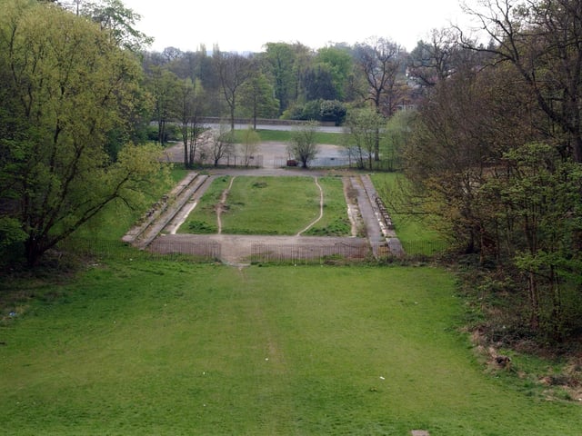 The site of the former outdoor swimming pool in April 2003. Although it opened amid a national enthusiasm for open-air lidos during the early part of the 20th century, Roundhay's pool was never officially called a lido.