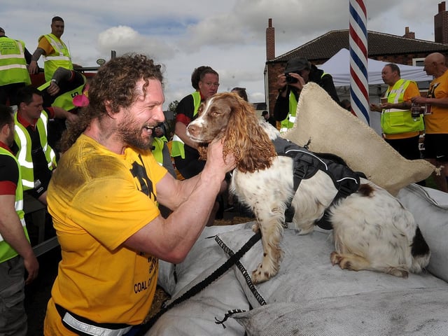 The men’s race of 50kg of coal was won for the fourth time in a row by Andrew Corrigan of Driffield with a time of four minutes and 16 seconds, while the women’s race of 20kg of coal was run by Amy Walker of Dewsbury with a time of four minutes and 52 seconds.