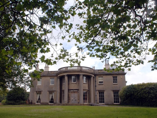 The 17th century Scampston Hall is a wonderful example of a Regency country house.
It is first and foremost a family home, although you can arrange a tour. The house has many fine works of art, furniture and porcelain to discover, the venue often used as a wedding venue and setting for corporate events.