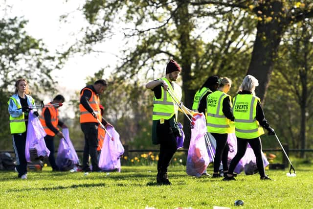 Around 20 student volunteers gathered for the clear up before being treated to refreshments provided by the Oblong community centre in Woodhouse. Picture: Simon Hulme.