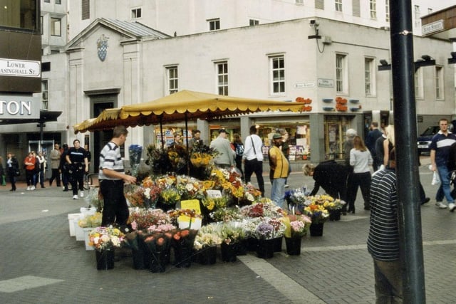 A flower stall on Bond Street at the crossroads with Lower Basinghall street and Upper Basinghall Street in September 1999.