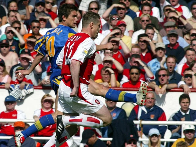 Harry Kewell fires Leeds United ahead.
