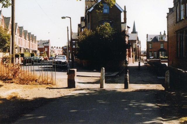 An entrance to Cross Flatts Park looking towards Maud Avenue (left) in 1989.