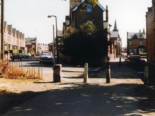 An entrance to Cross Flatts Park looking towards Maud Avenue, left, in 1989.