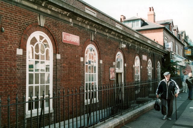 Compton Road Library, showing entrance to the building on Harehills Lane, in September 2000.