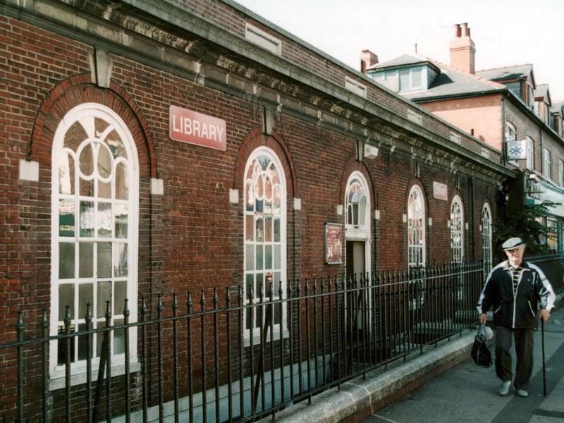 Compton Road Library, showing entrance to the building on Harehills Lane, in September 2000.