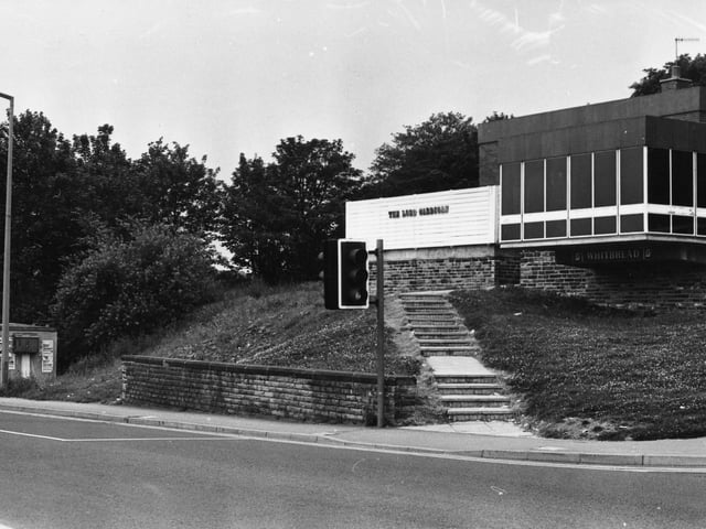 Lower Town Street showing the Lord Cardigan public house on the right in July 1980.