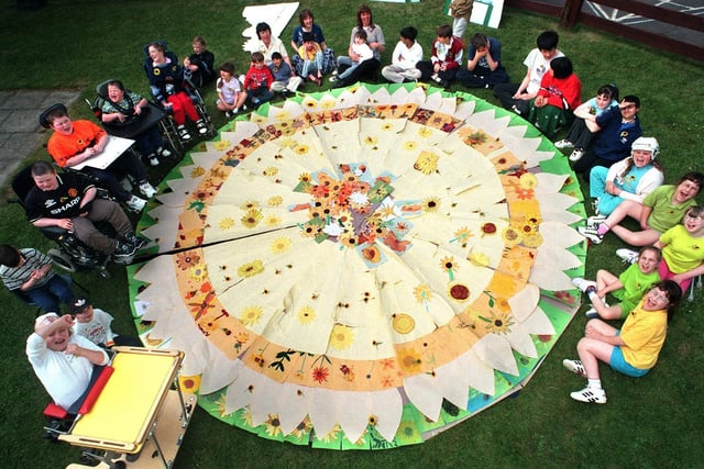 Pupils at John Jamieson School created a dazzling sunflower to raise funds for Wheatfields and St Gemma's hospices.