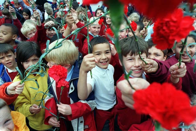 Schoolchildren from three Leeds schools gathered on Woodhouse Moor to launch the Posy Campaign.