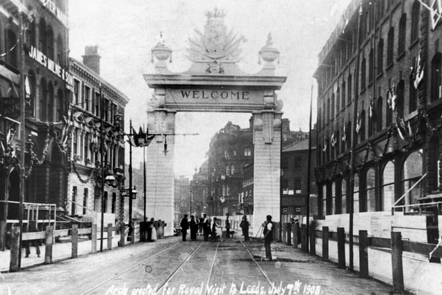 The Royal arch on Wellington Street for the visit of King Edward VII (Edward the Seventh) and Queen Alexandra in July 1907.