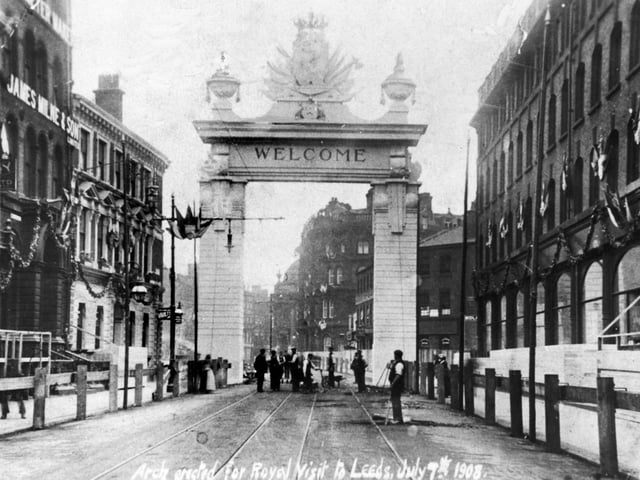 The Royal arch on Wellington Street for the visit of King Edward VII (Edward the Seventh) and Queen Alexandra in July 1907.